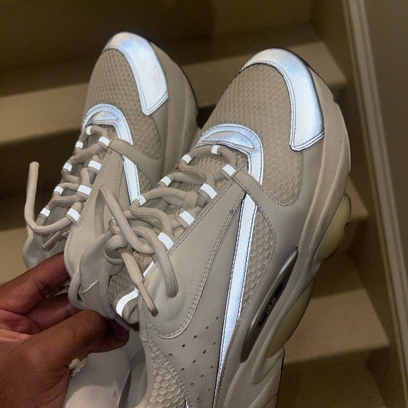 WORN TRYNA GET THEM OFF WILLINGLY TO NEGOTIATE - Picture 5 of 5